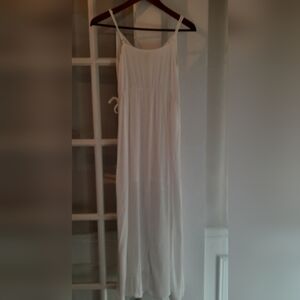 Entro, size Medium, white, preowned women's dress